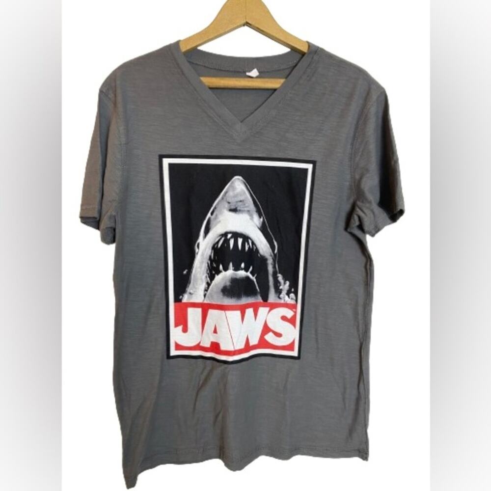 Jaws Movie Graphic Tee Mens‎ Medium Gray V-Neck Slub Cotton Shark Shirt